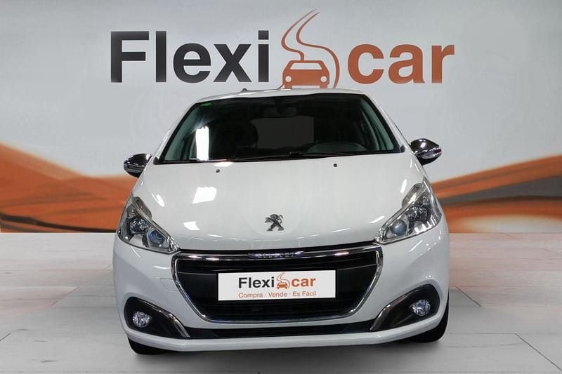 Usado Peugeot 208 Allure 82 CV (60 kW) 2014 Blanco Utilitario