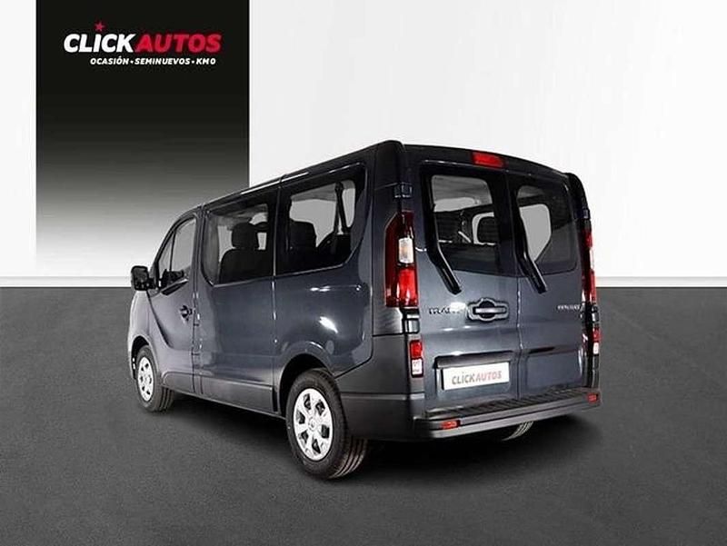 Usado Renault Trafic 110 CV (80 kW) 2023 Gris Monovolumen