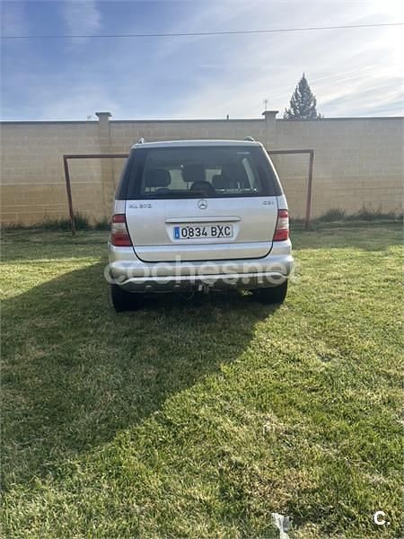 Usado Mercedes ML270 163 CV (119 kW) 2002 Gris / plata SUV