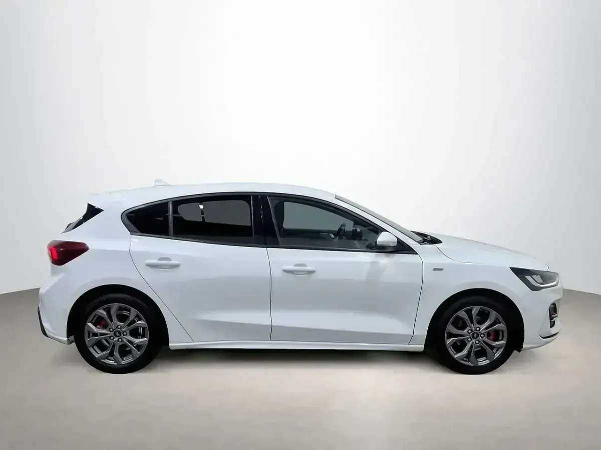 Brugt Ford Focus ST-Line 126 HK (92 kW) 2022 Hvid Sedan