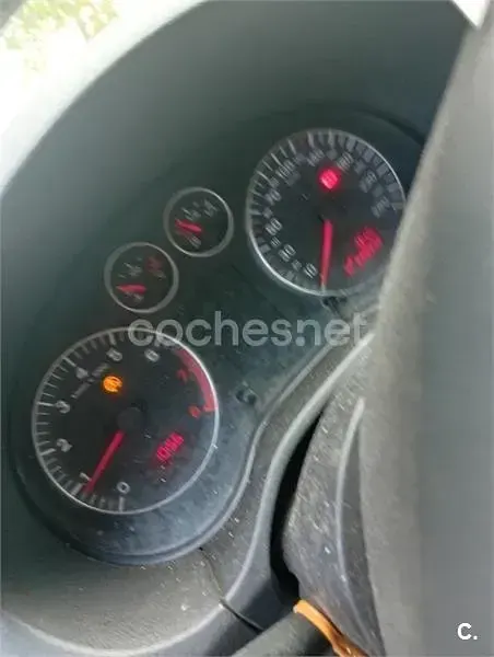 Usado Audi A3 Ambiente 102 CV (75 kW) 2003 Azul Utilitario