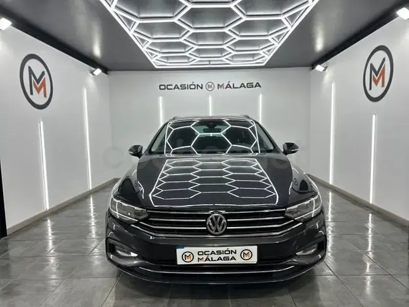 Usado VW Passat Executive 150 CV (110 kW) 2020 Negro Familiar