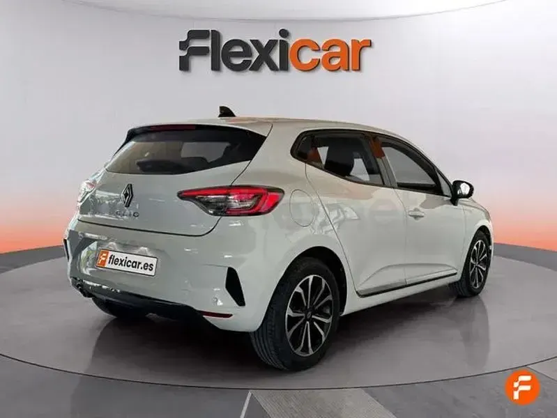 Usado Renault Clio V Techno 90 CV (66 kW) 2024 Blanco Berlina