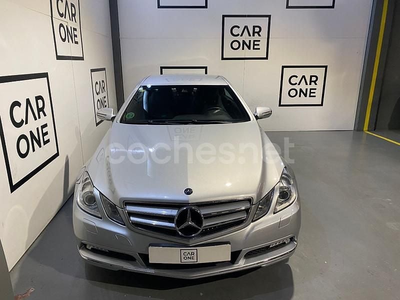Usado Mercedes E250 Elegance 204 CV (150 kW) 2009 Gris / plata Coupe