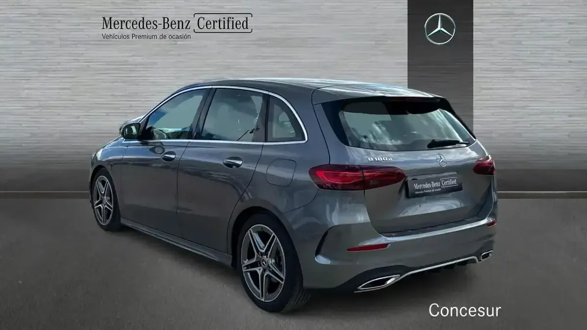 Begagnad Mercedes B180 116 HK (85 kW) 2024 Grå Minibuss
