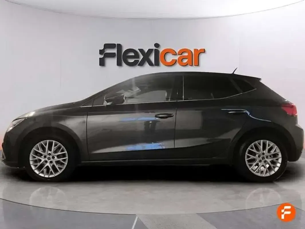 Usado Seat Ibiza Reference 80 CV (58 kW) 2024 Gris Utilitario