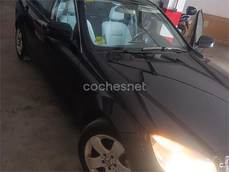 Usado Mercedes C220 Avantgarde 150 CV (110 kW) 2008 Azul Berlina