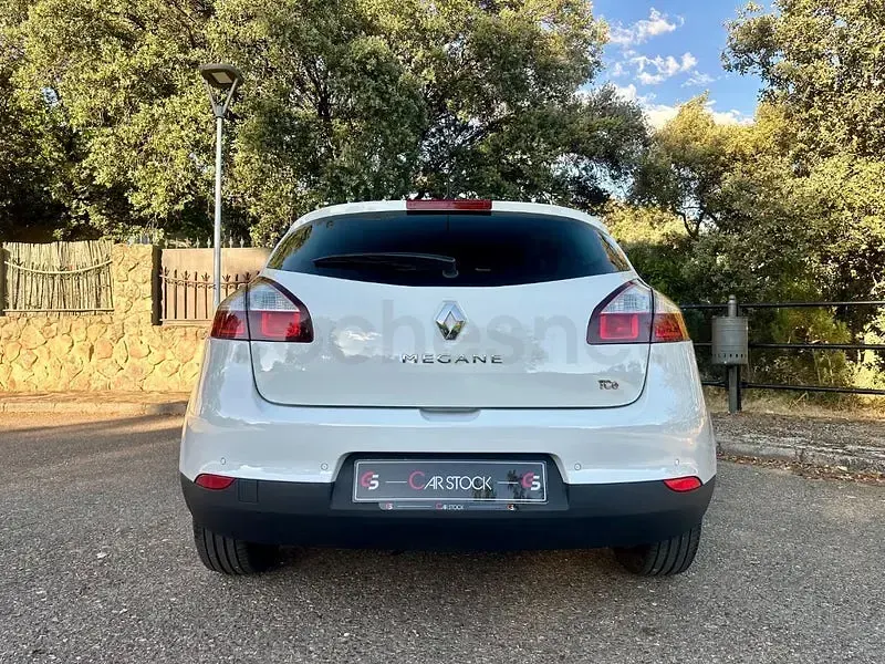 Usado Renault Mégane LIMITED 115 CV (84 kW) 2015 Blanco Berlina
