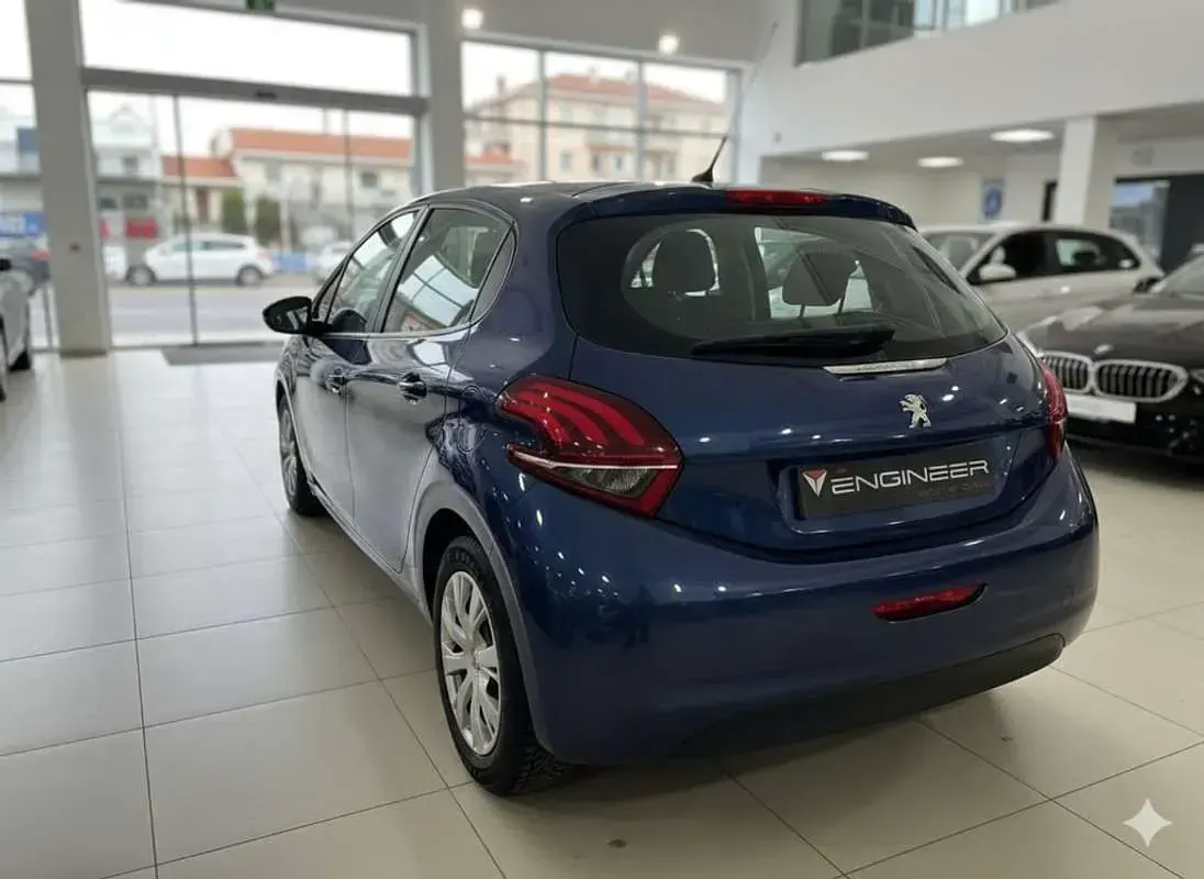 Usado Peugeot 208 Active 82 CV (60 kW) 2016 Azul Utilitario