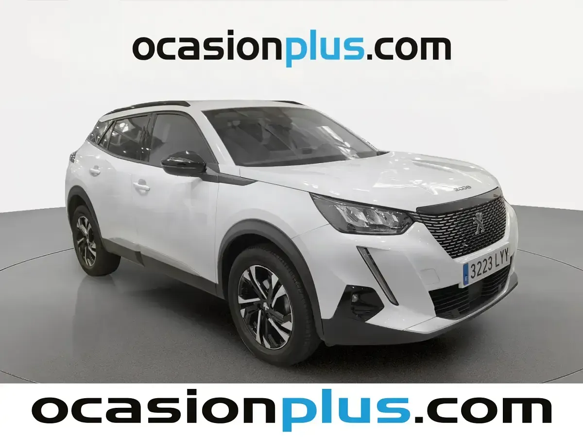 Usado Peugeot 2008 Allure 100 CV (73 kW) 2022 Blanco SUV