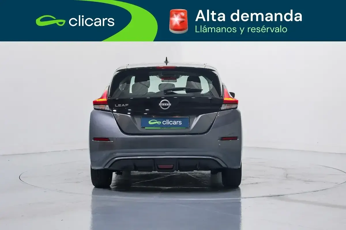 Usado Nissan Leaf Acenta 110 kW (150 CV) 2024 Gris Utilitario