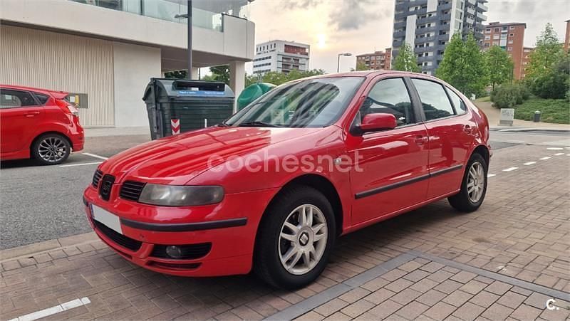 Rojo Usado 2002 Seat Leon Berlina | 2000 € (Buen precio) - Imagen 1/4