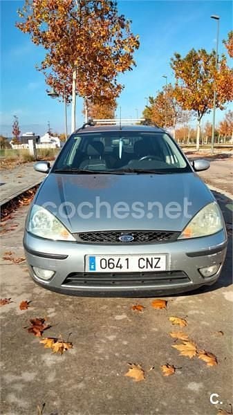 Gris / plata Usado 2003 Ford Focus Ghia Familiar | 2500 € (Precio justo) - Imagen 1/4