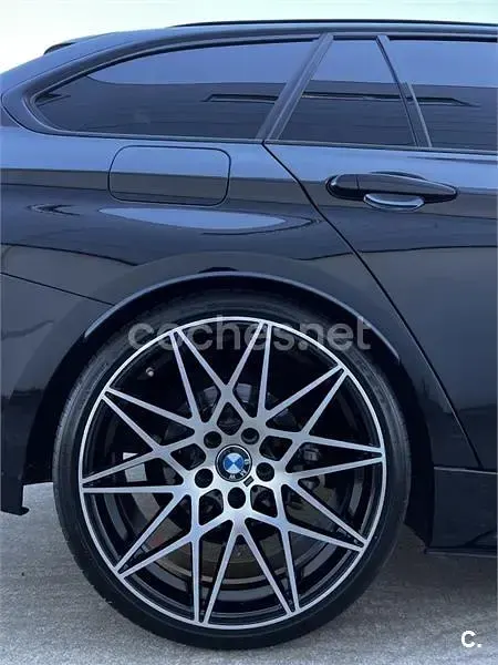 Usado BMW 318 M Performance 143 CV (105 kW) 2014 Negro Familiar