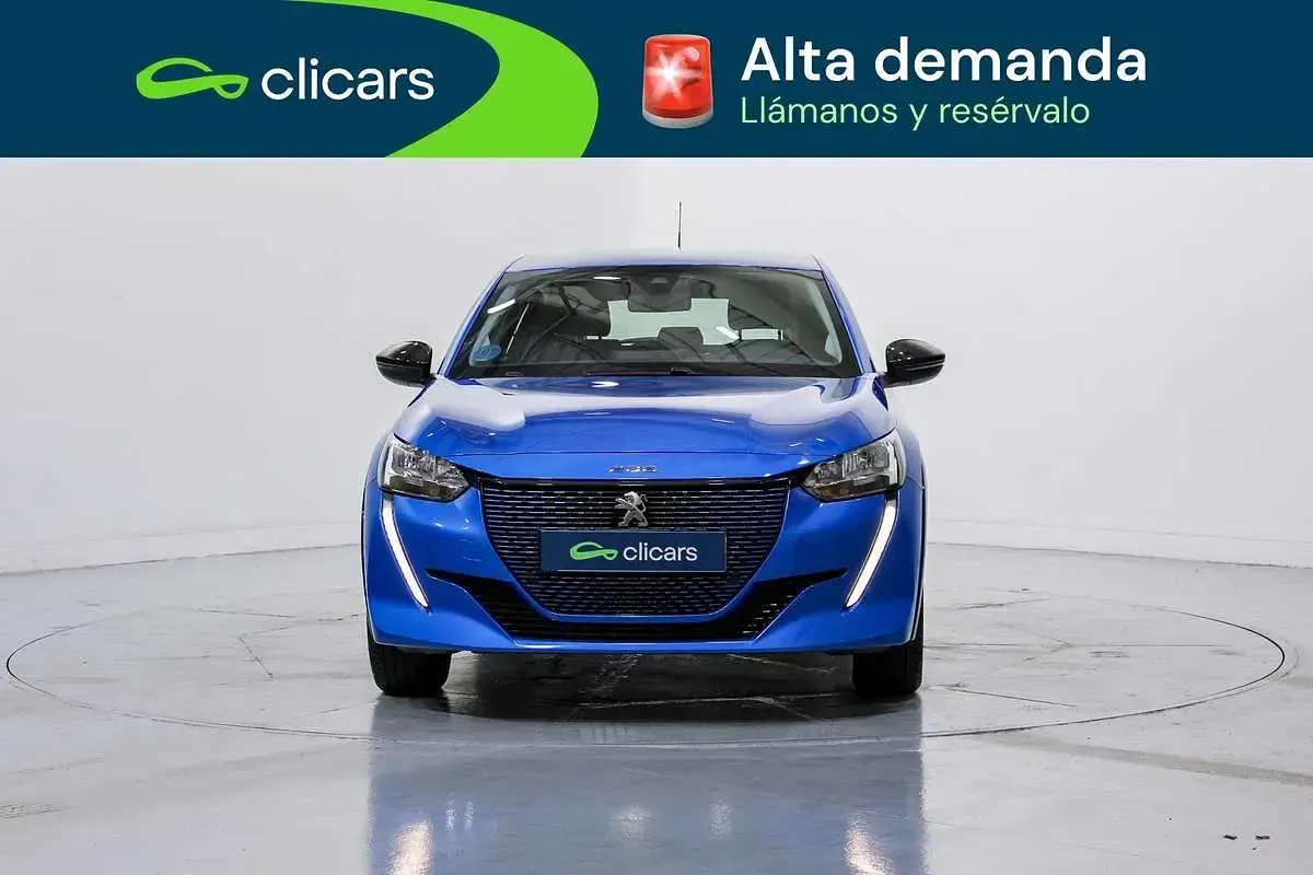 Usado Peugeot e-208 Active 100 kW (136 CV) 2022 Azul Utilitario