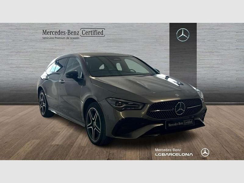 Usado Mercedes CLA250e AMG line 218 CV (160 kW) 2024 Gris Berlina