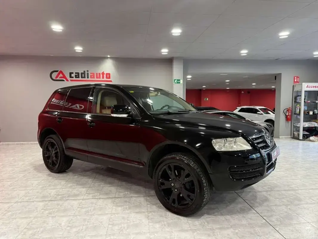 Usado VW Touareg 220 CV (161 kW) 2003 Negro SUV