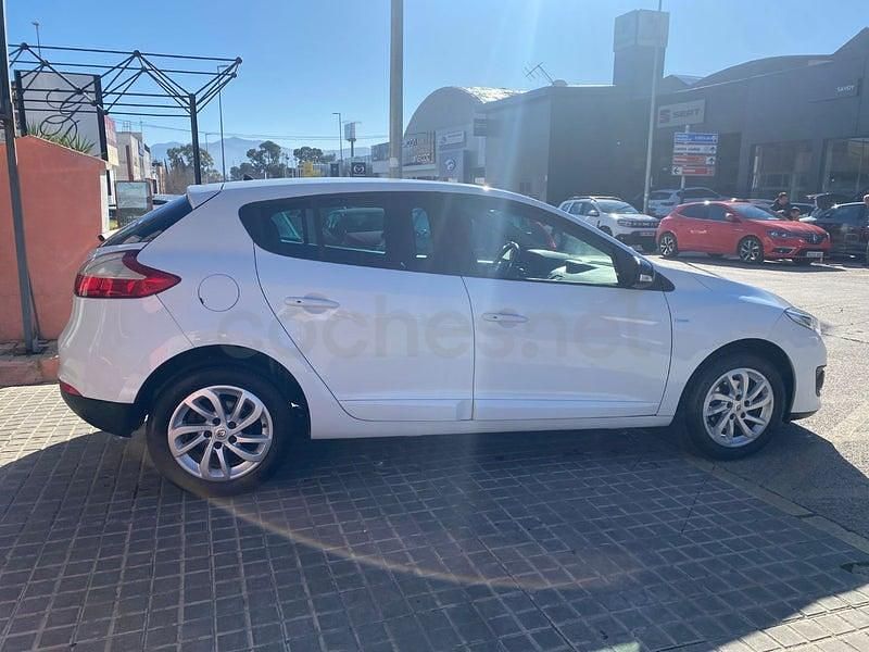 Usado Renault Mégane LIMITED 115 CV (84 kW) 2015 Blanco Berlina