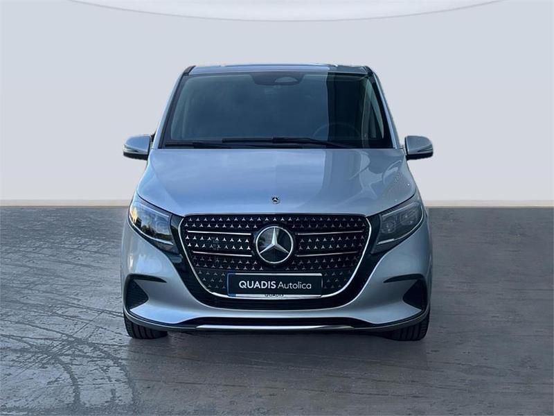 Usado Mercedes V250 Avantgarde 190 CV (139 kW) 2025 Gris / plata Monovolumen