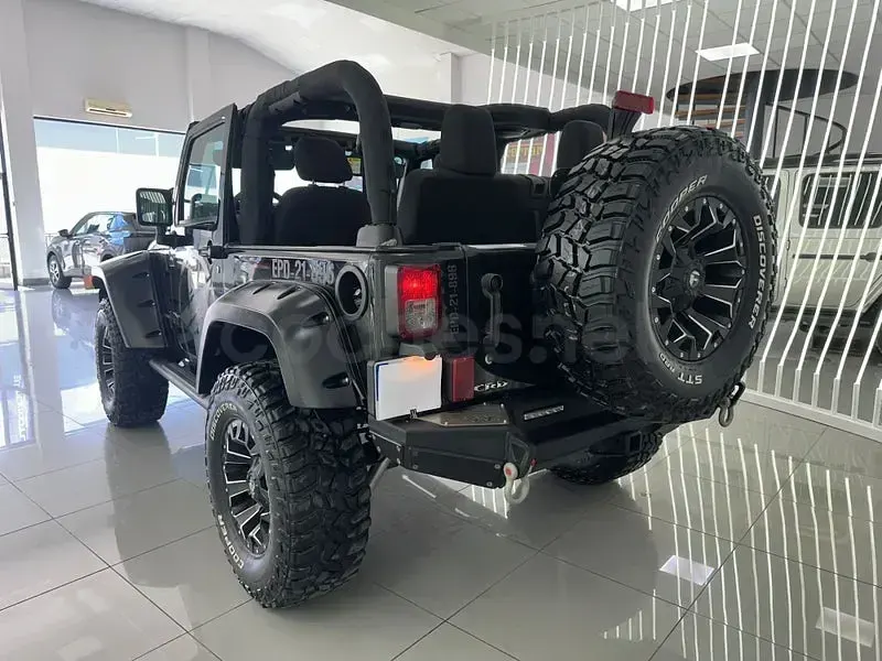 Usado Jeep Wrangler Sahara 200 CV (147 kW) 2017 Negro SUV