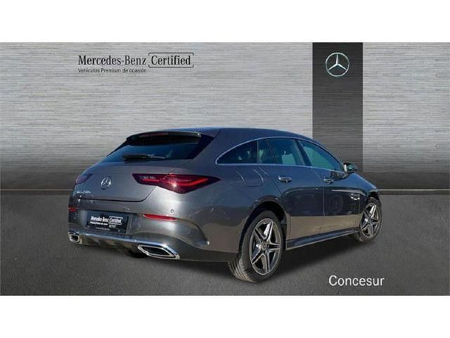 Usado Mercedes CLA250e Shooting Brake AMG line 218 CV (160 kW) 2024 Gris montaña Familiar