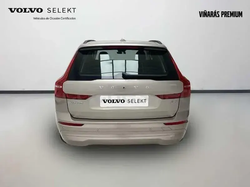 Usado Volvo XC60 Core 197 CV (144 kW) 2024 Gris / plata SUV