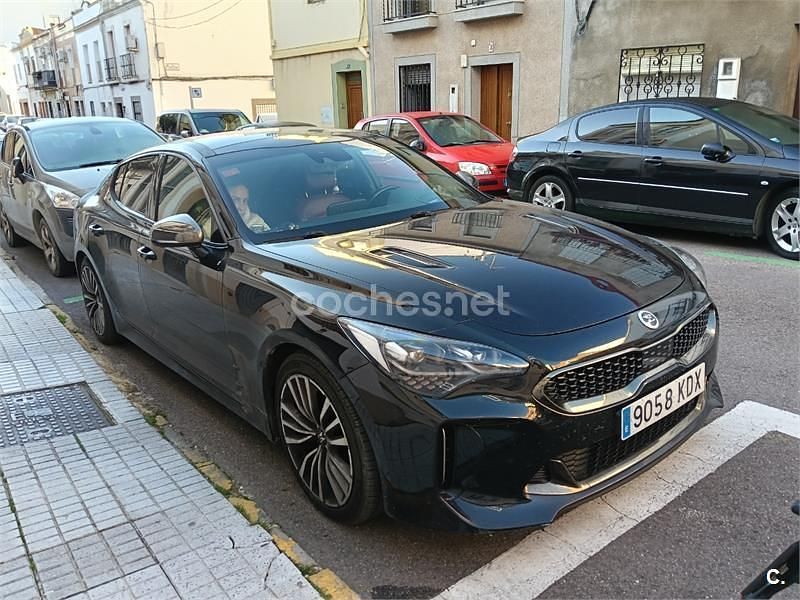 Usado Kia Stinger GT-Line 200 CV (147 kW) 2017 Negro Utilitario