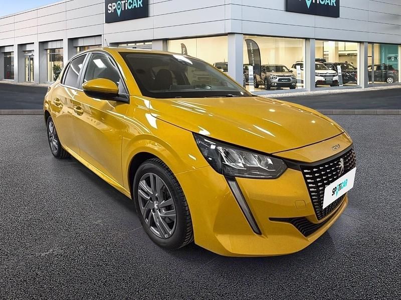 Usado Peugeot 208 Active 100 CV (73 kW) 2021 Dorado Utilitario