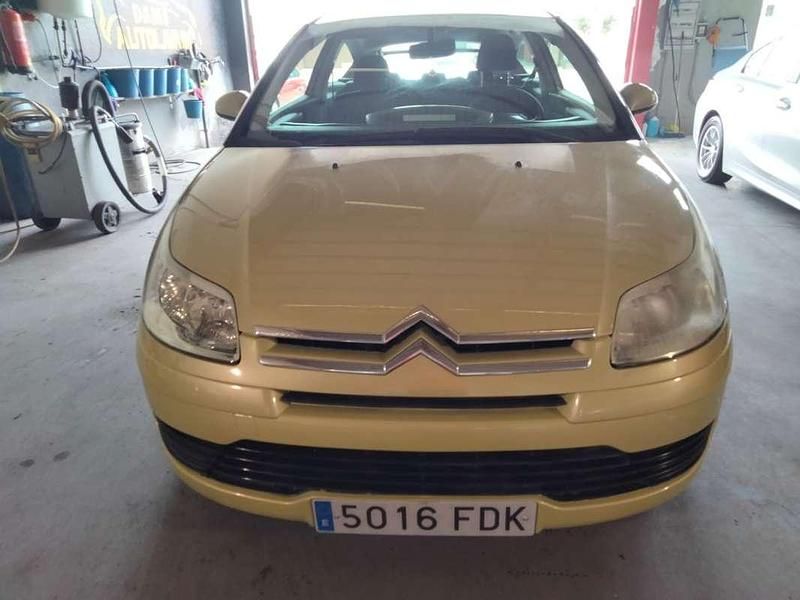 Usado Citroën C4 90 CV (66 kW) 2006 Beige Coupe