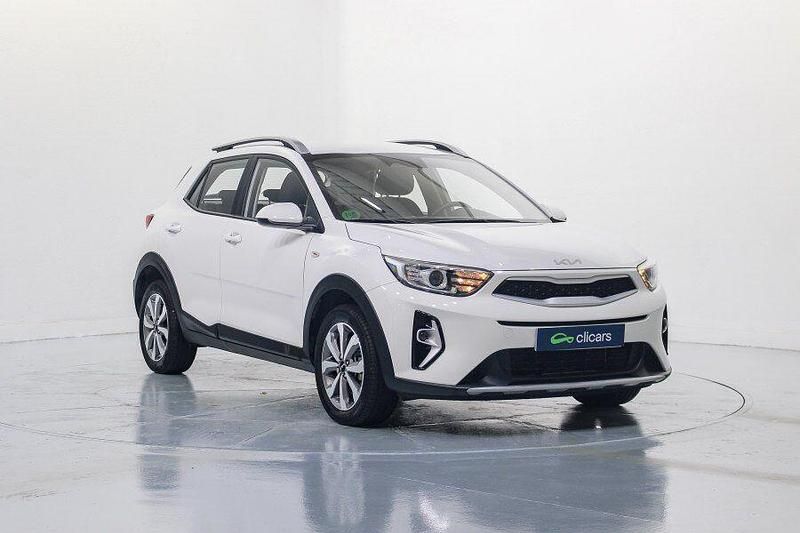 Usado Kia Stonic 84 CV (61 kW) 2024 Blanco SUV