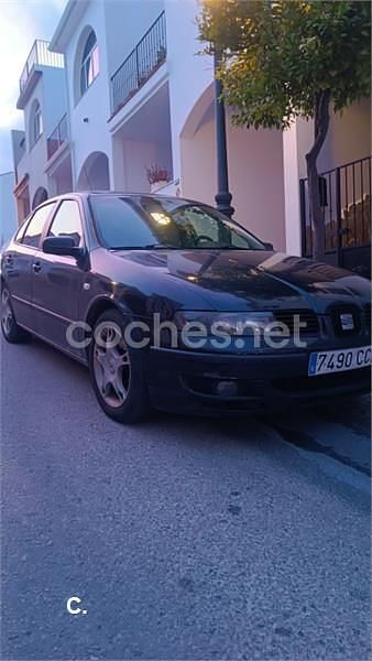 Usado Seat Toledo Sport 105 CV (77 kW) 2004 Negro Berlina