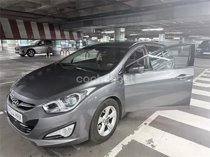 Usado Hyundai i40 115 CV (84 kW) 2013 Gris / plata Familiar
