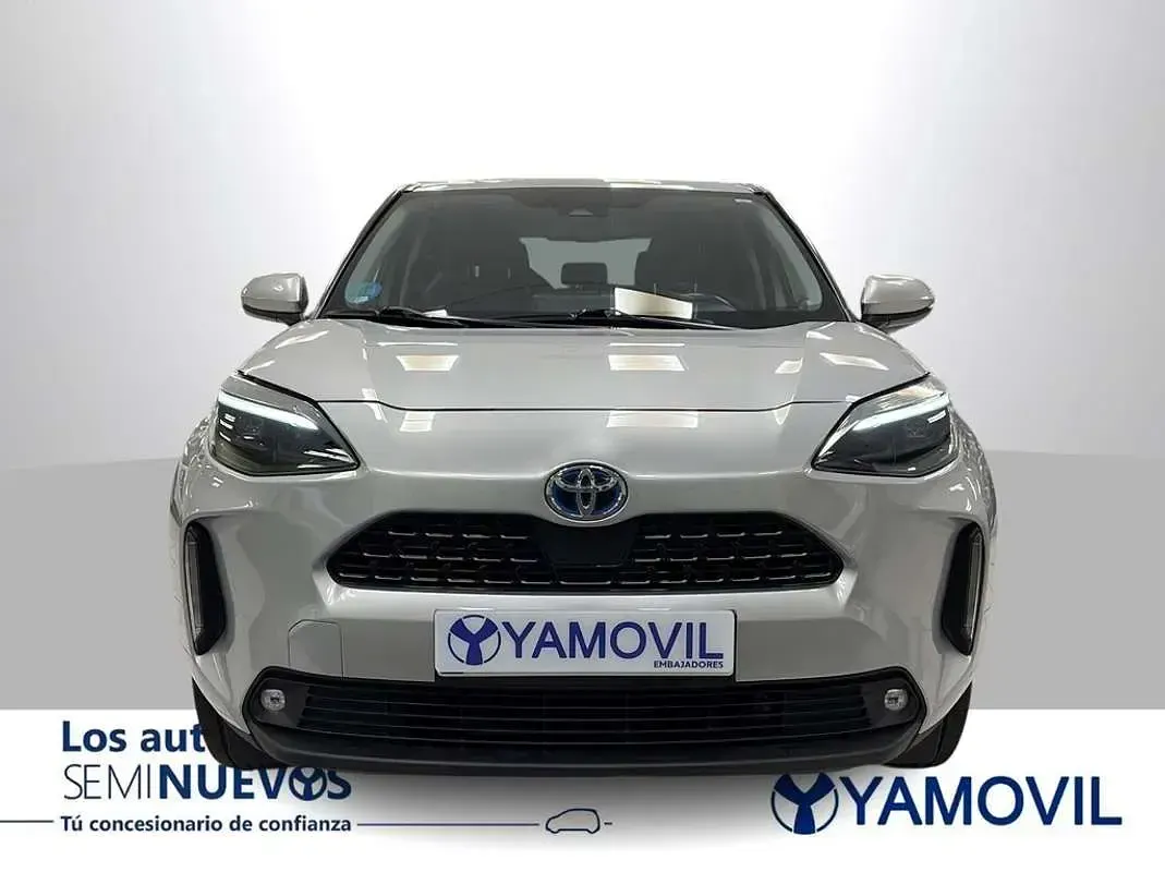 Usado Toyota Yaris Cross Style 116 CV (85 kW) 2022 Gris SUV