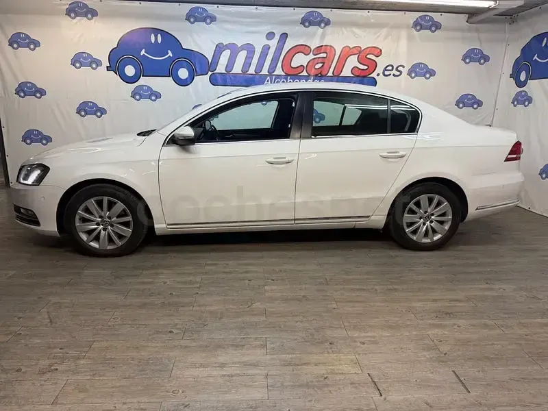 Usado VW Passat Highline 140 CV (102 kW) 2011 Blanco Berlina