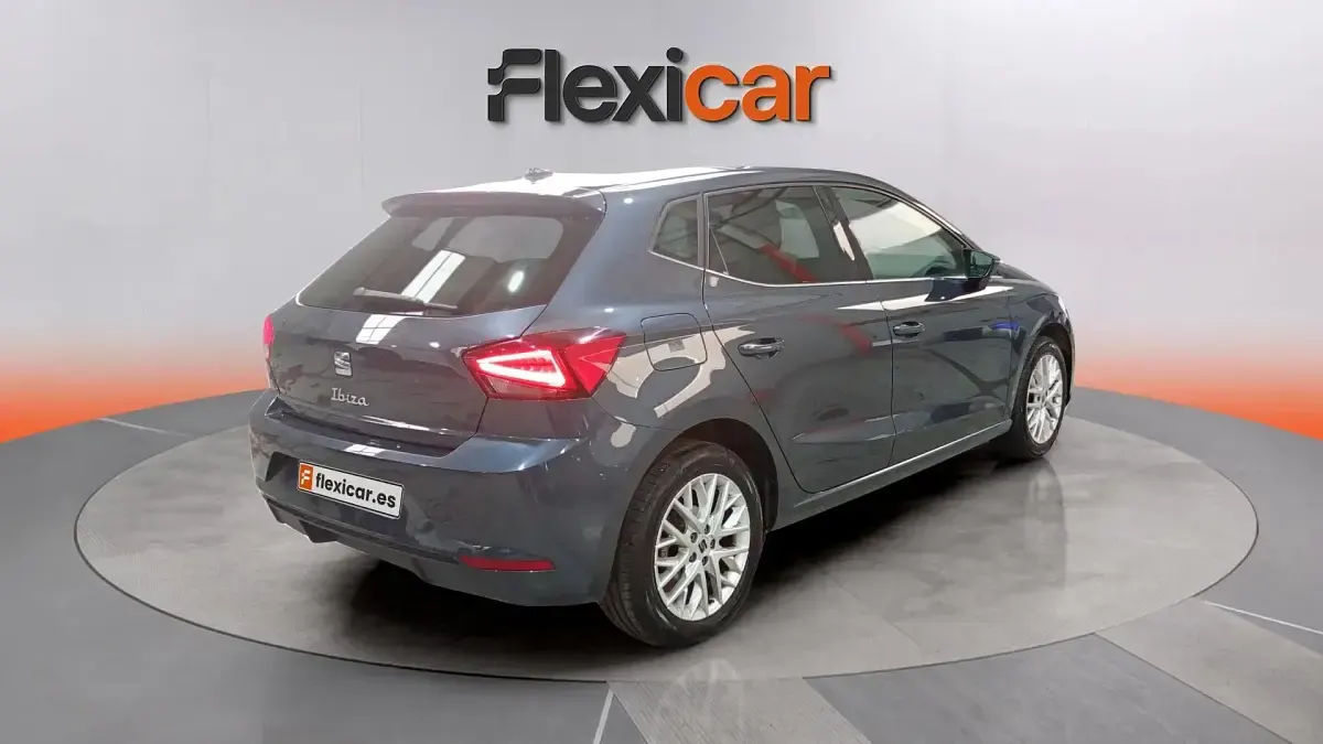 Usado Seat Ibiza XCELLENCE 116 CV (85 kW) 2025 Gris Utilitario