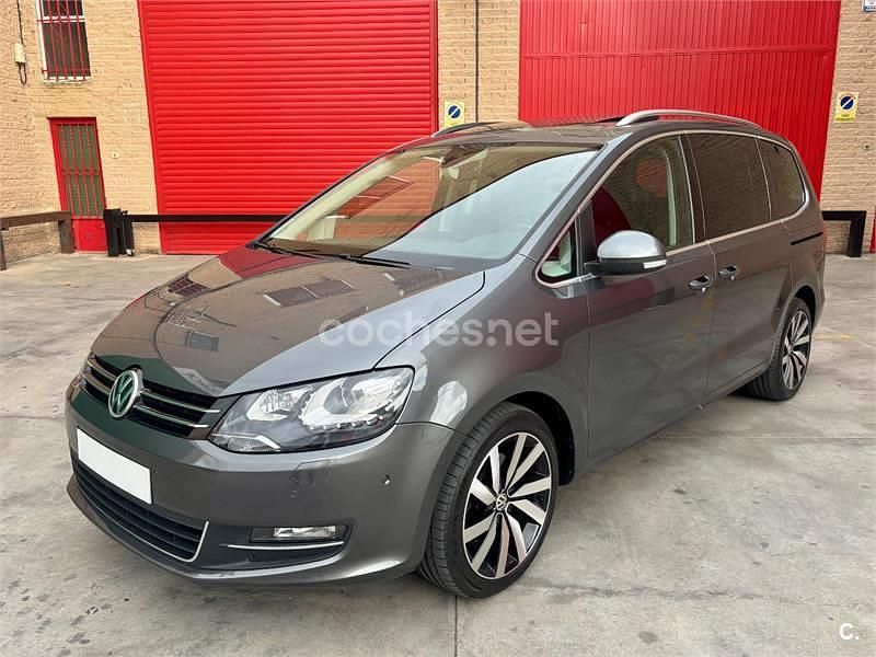 Usado VW Sharan Sportline 177 CV (130 kW) 2020 Gris / plata Monovolumen