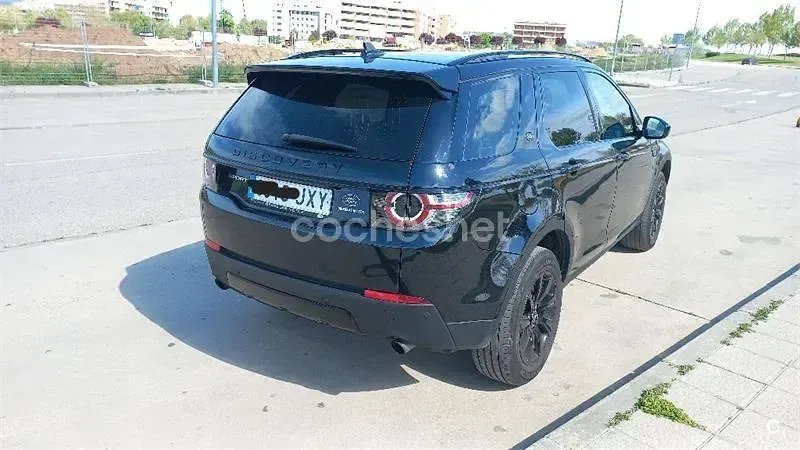 Usado Land Rover Discovery Sport HSE 150 CV (110 kW) 2017 Negro SUV