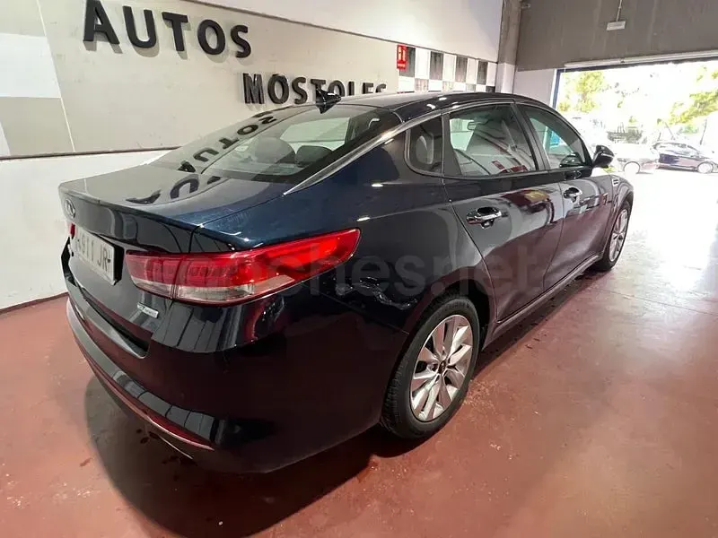 Usado Kia Optima 141 CV (103 kW) 2016 Azul Berlina
