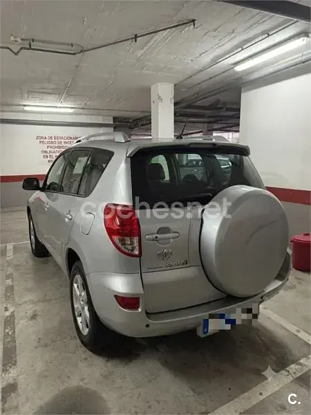 Usado Toyota RAV4 Executive 152 CV (111 kW) 2007 Gris / plata SUV