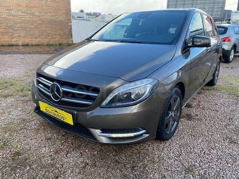 Usado Mercedes B200 140 CV (102 kW) 2012 Marrón Monovolumen