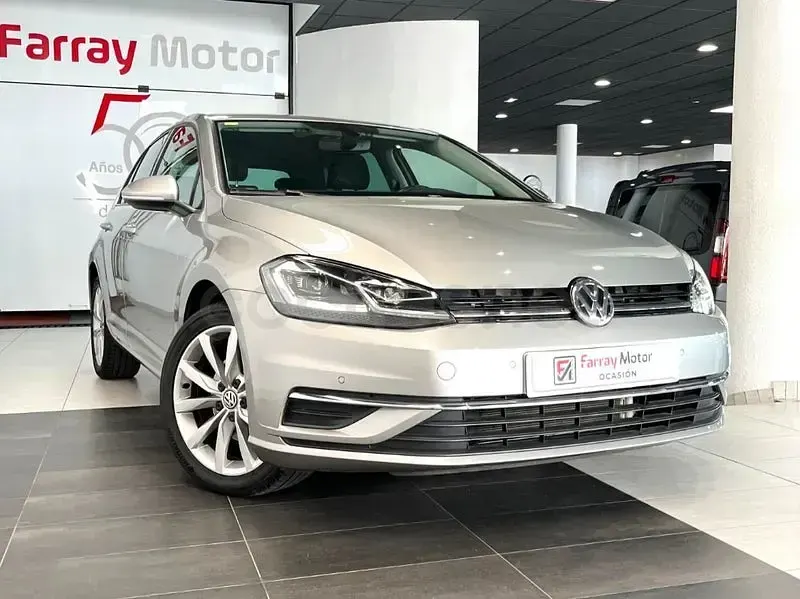 Usado VW Golf VII Advance 150 CV (110 kW) 2020 Gris / plata Berlina