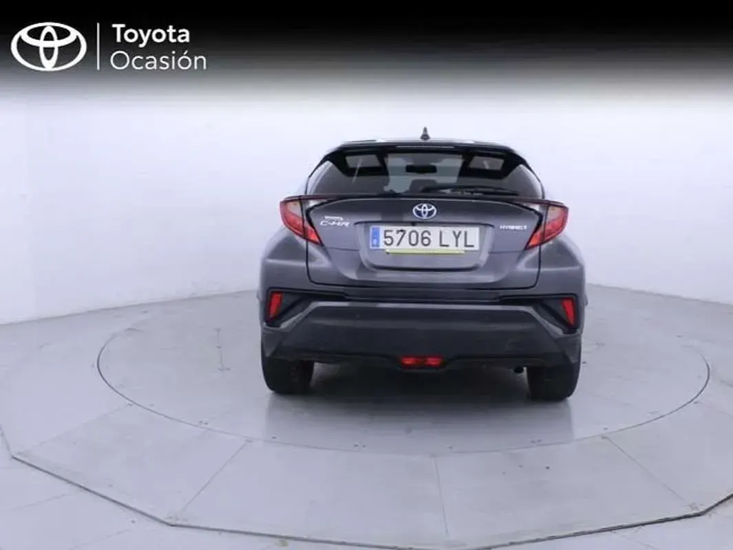 Usado Toyota C-HR Advance 122 CV (89 kW) 2022 Gris SUV