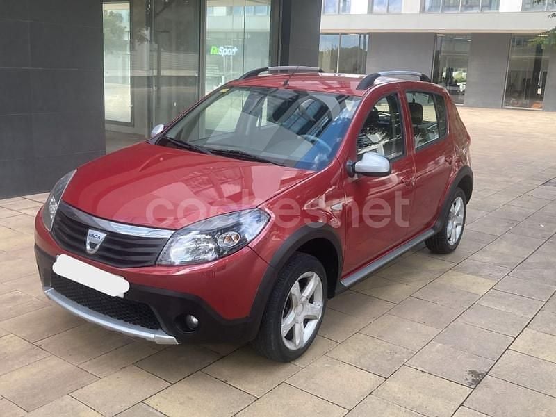 Rojo Usado 2011 Dacia Sandero Stepway Utilitario | 6999 € (Un poco caro) - Imagen 1/4