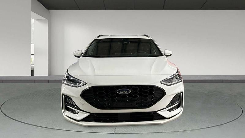 Usado Ford Focus ST-Line 125 CV (91 kW) 2024 Blanco Familiar