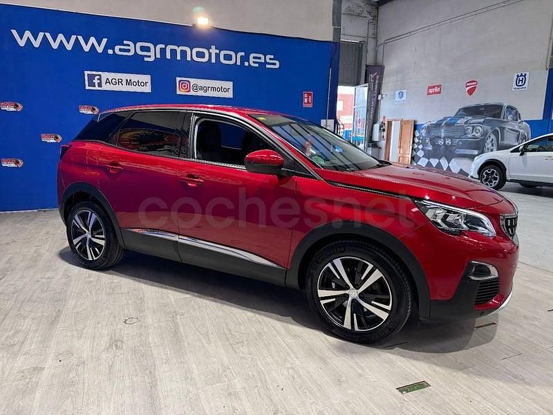 Usado Peugeot 3008 Allure 130 CV (95 kW) 2020 Granate SUV