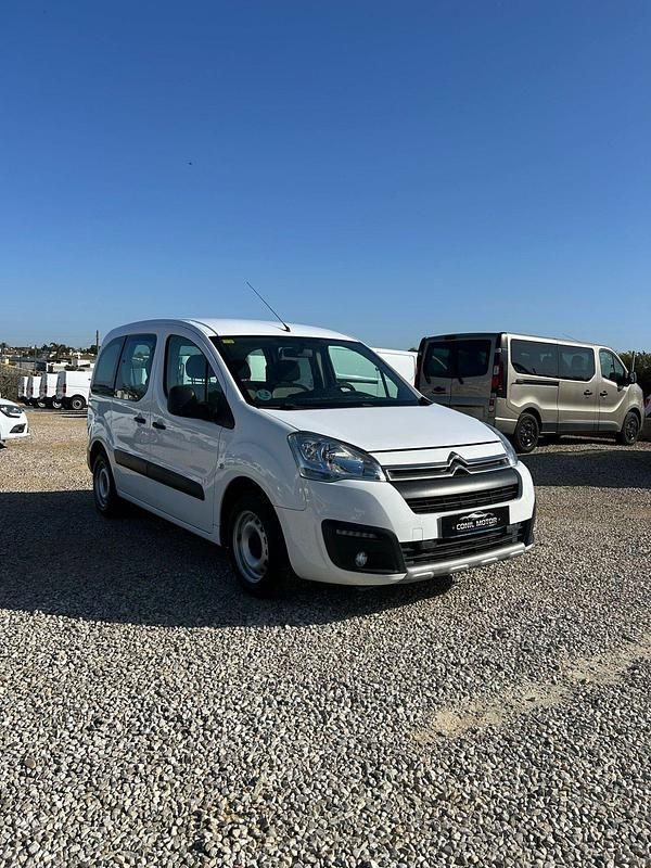 Usado Citroën Berlingo Live 75 CV (55 kW) 2018 Blanco Monovolumen