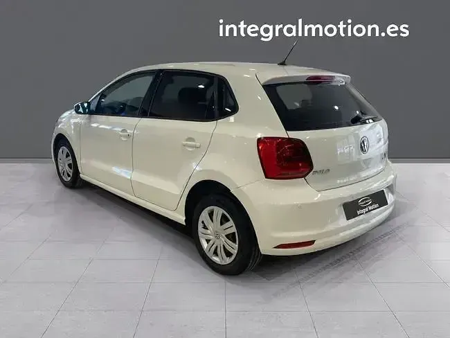 Usado VW Polo 74 CV (54 kW) 2014 Blanco Berlina