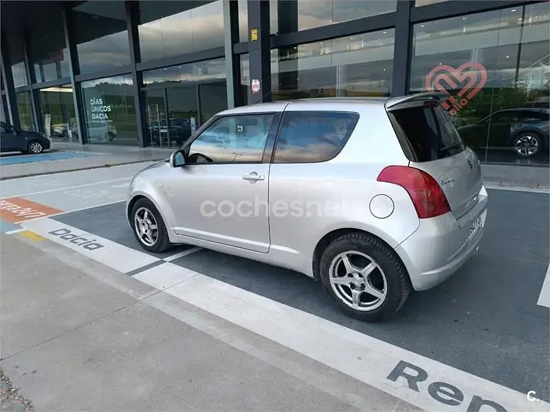 Usado Suzuki Swift GL 69 CV (50 kW) 2006 Gris / plata Utilitario