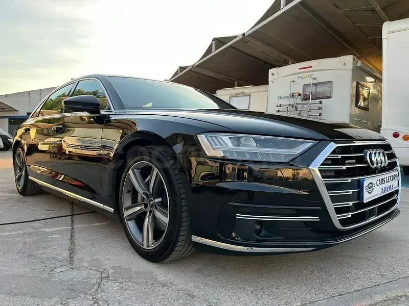 Usado Audi A8L S-Line 286 CV (210 kW) 2022 Negro Berlina