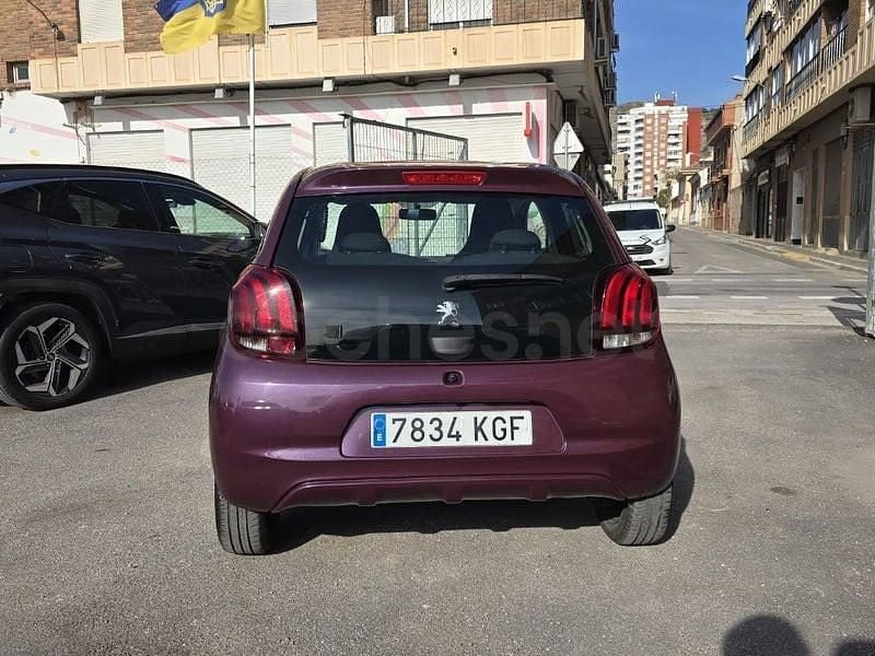 Usado Peugeot 108 Allure 69 CV (50 kW) 2017 Violeta / lila Utilitario